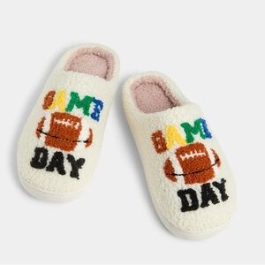 New Happy Feet Cozy Game Day Slippers Size M 8-9